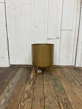 Load image into Gallery viewer, Juneau Etched Planter