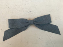 Load image into Gallery viewer, Knit Bows