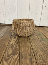 Load image into Gallery viewer, Basket- woven small