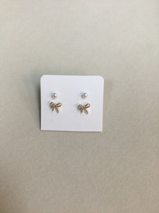 Pearl & Sweet Gold Bow Earring Set