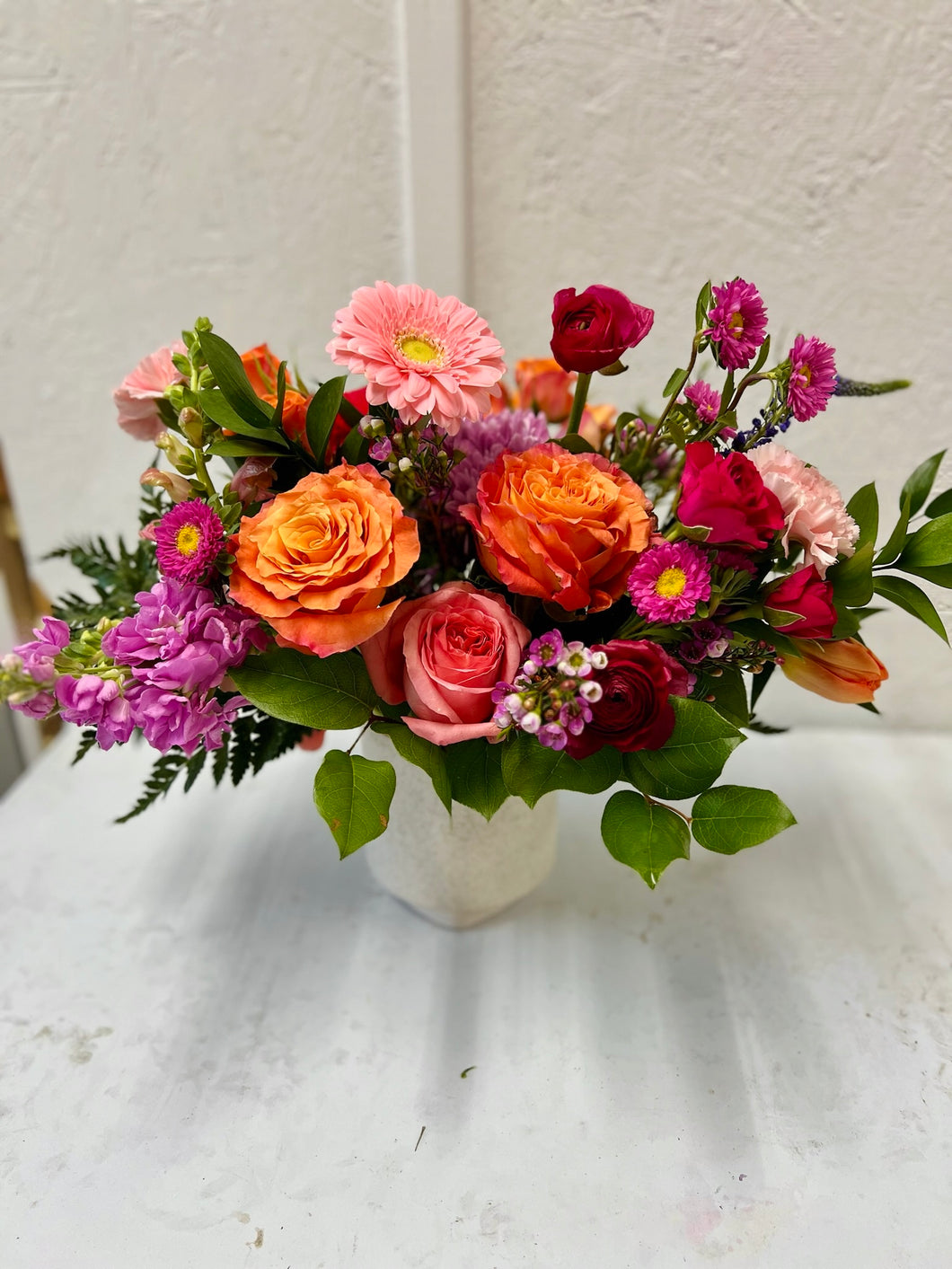 Galentine's Floral Arranging Class Sat.2/8/25 - 10:30am Old Town Winehouse